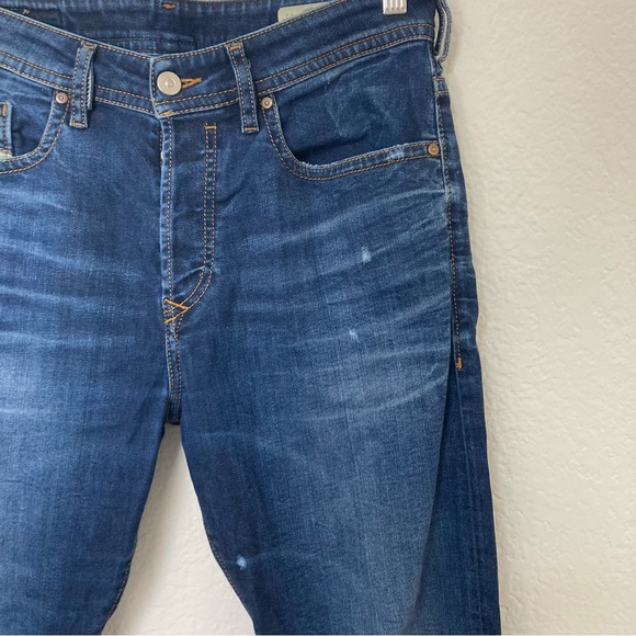 Diesel Buster Regular Slim-Tapered Jeans Size 30x32 069AH Stretch - Picture 2 of 9